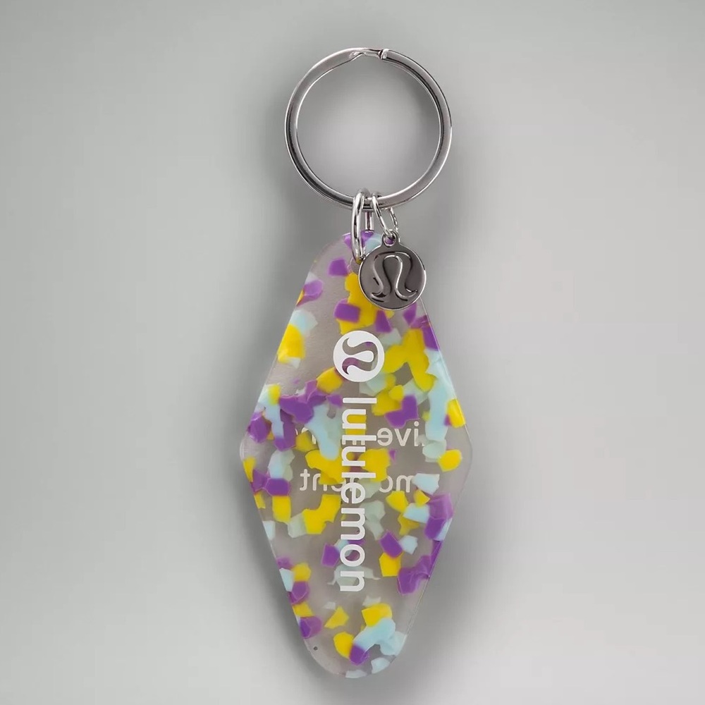 NWT LULULEMON DIAMOND SHAPED HOTEL KEYCHAIN
